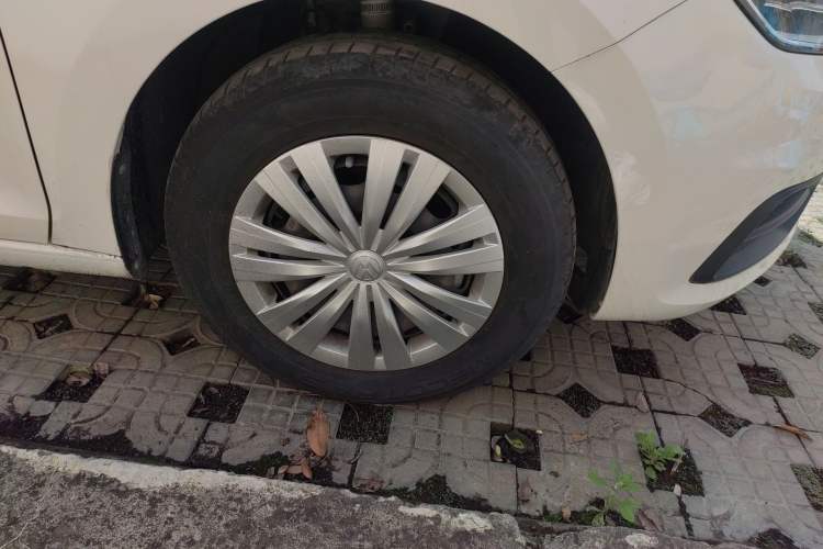 Used Volkswagen Santana 2019 1.5L Manual Fashion Edition China VI Standard Right Front Wheel Hub