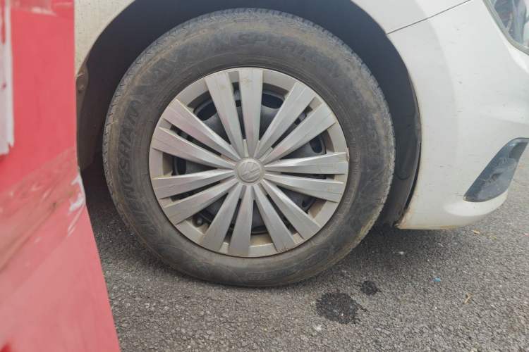 Used Volkswagen Santana 2019 1.5L Manual Fashion Edition China VI Standard Right Front Wheel Hub
