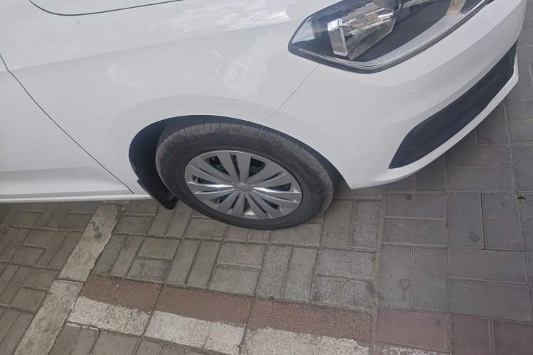 Used Volkswagen Santana 2019 1.5L Manual Fashion Edition China VI Standard Right Front Wheel Hub