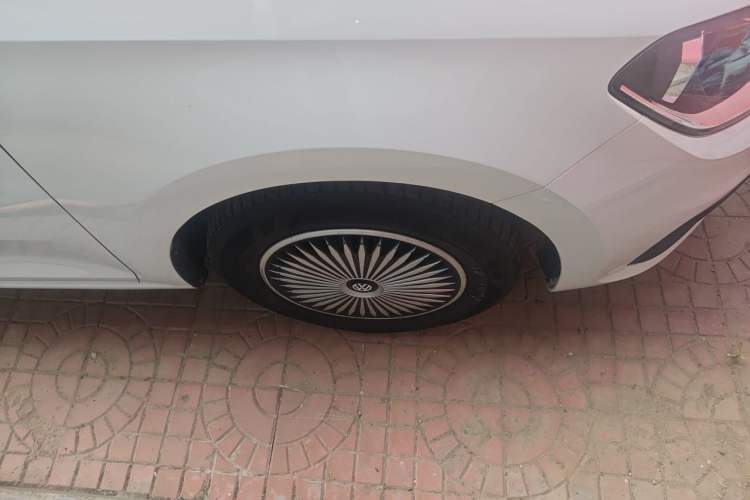 Used Volkswagen Santana 2019 1.5L Automatic Fashion Edition China VI Right Front Wheel Hub