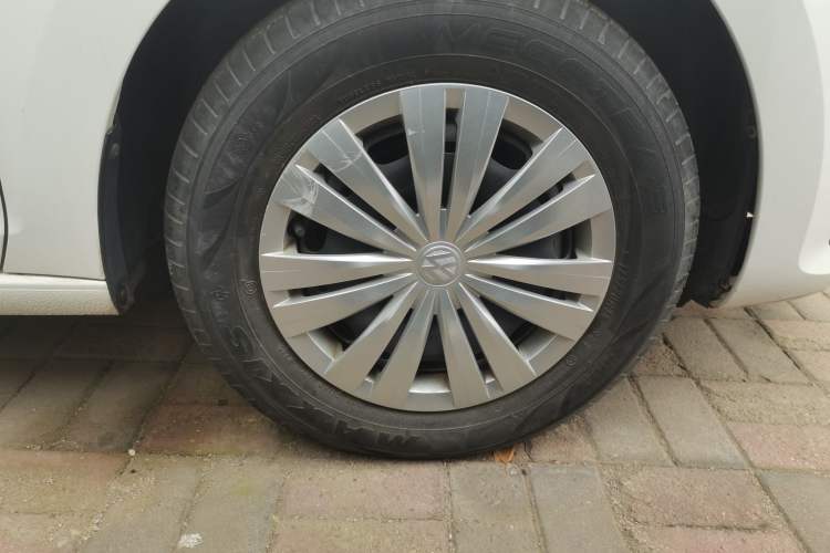 Used Volkswagen Santana 2019 1.5L Manual Fashion Edition China VI Standard Right Front Wheel Hub