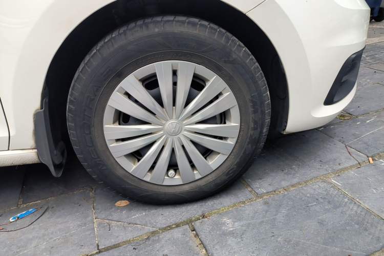 Used Volkswagen Santana 2019 1.5L Automatic Fashion Edition China VI Right Front Wheel Hub