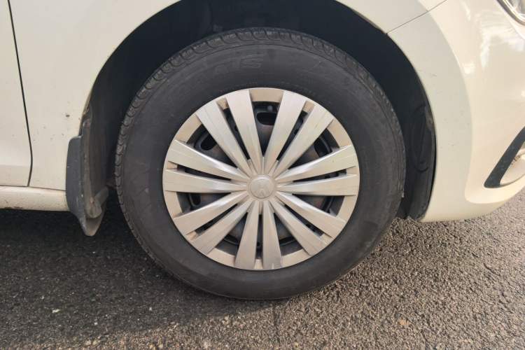 Used Volkswagen Santana 2019 1.5L Manual Fashion Edition China VI Standard Right Front Wheel Hub