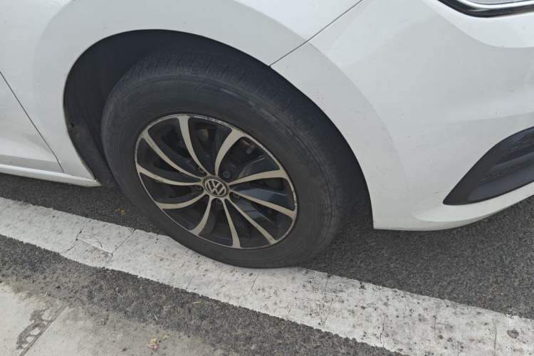 Used Volkswagen Santana 2019 1.5L Automatic Fashion Edition China VI Right Front Wheel Hub