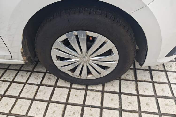 Used Volkswagen Santana 2019 1.5L Automatic Fashion Edition China VI Right Front Wheel Hub