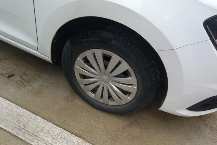 Used Volkswagen Santana 2019 1.5L Manual Fashion Edition China VI Standard Right Front Wheel Hub