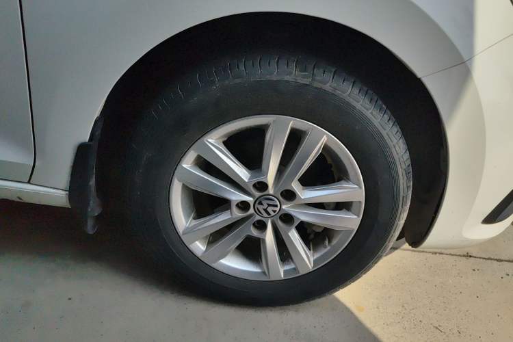 Used Volkswagen Santana 2019 1.5L Automatic Fashion Edition China VI Right Front Wheel Hub