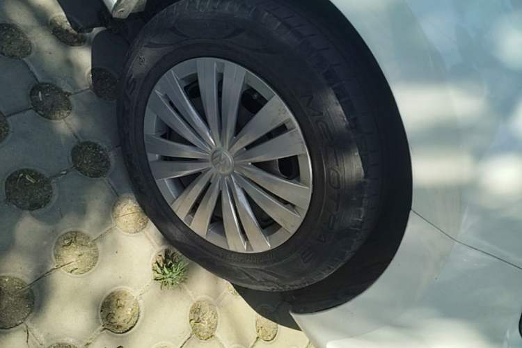 Used Volkswagen Santana 2019 1.5L Manual Fashion Edition China VI Standard Right Front Wheel Hub