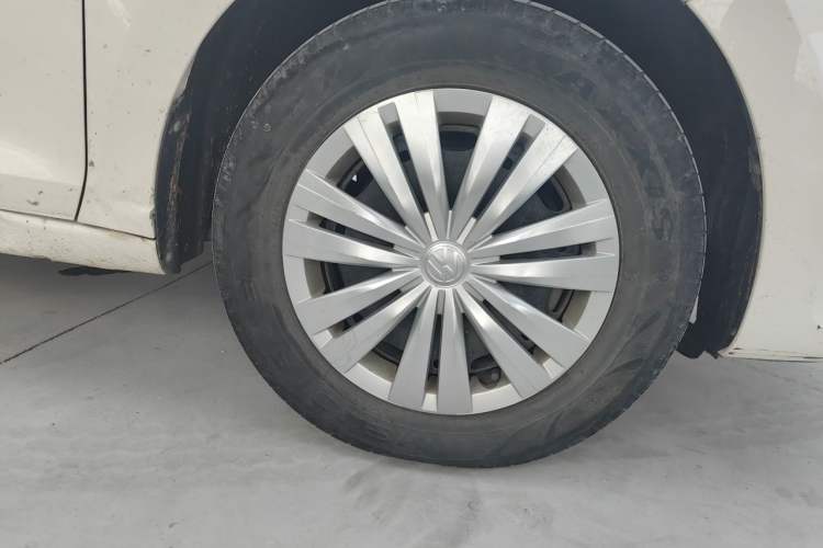 Used Volkswagen Santana 2019 1.5L Manual Fashion Edition China VI Standard Right Front Wheel Hub