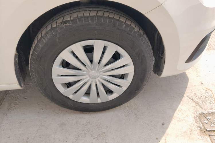 Used Volkswagen Santana 2019 1.5L Manual Fashion Edition China VI Standard Right Front Wheel Hub
