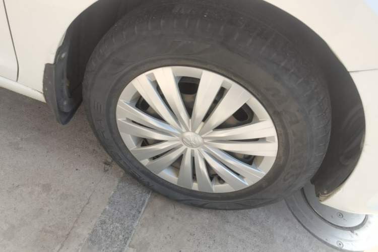 Used Volkswagen Santana 2019 1.5L Manual Fashion Edition China VI Standard Right Front Wheel Hub