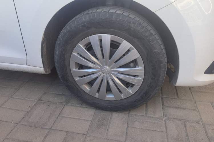 Used Volkswagen Santana 2019 1.5L Manual Fashion Edition China V Standard Right Front Wheel Hub