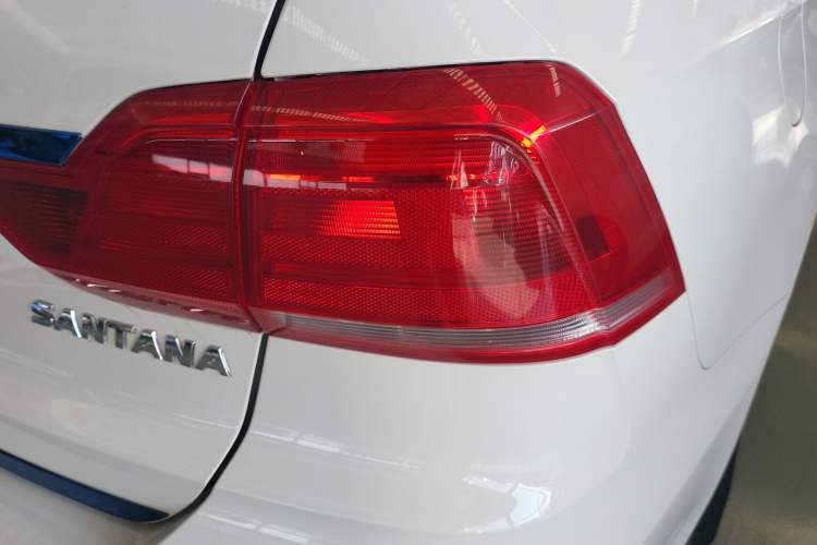 Used Volkswagen Santana 2019 1.5L Automatic Fashion Edition China VI Right Rear Taillight