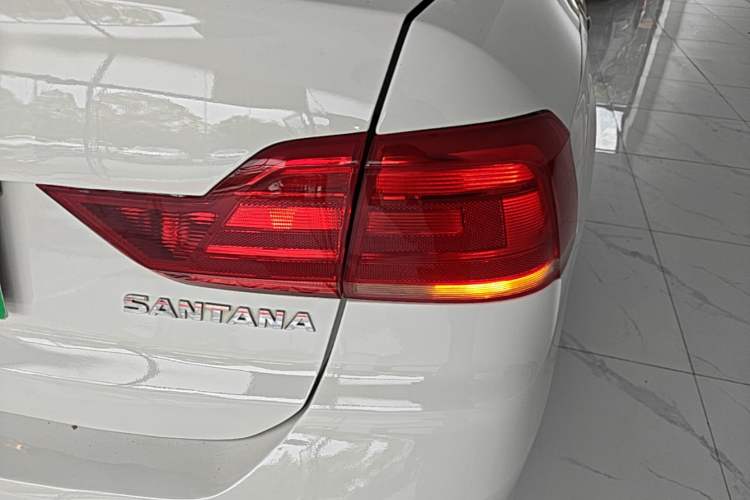 Used Volkswagen Santana 2019 1.5L Manual Fashion Edition China VI Standard Right Rear Taillight