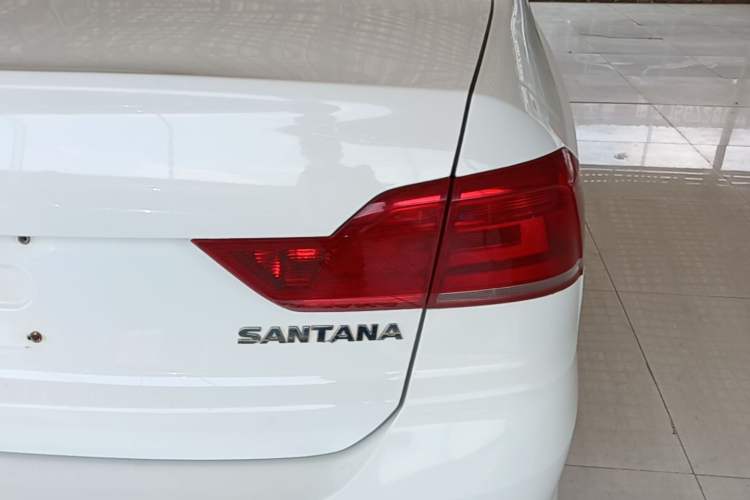 Used Volkswagen Santana 2019 1.5L Manual Fashion Edition China VI Standard Right Rear Taillight