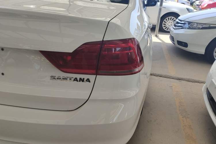 Used Volkswagen Santana 2019 1.5L Manual Fashion Edition China VI Standard Right Rear Taillight