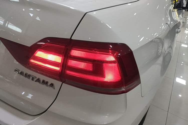 Used Volkswagen Santana 2019 1.5L Automatic Comfort Edition China VI Standard Right Rear Taillight