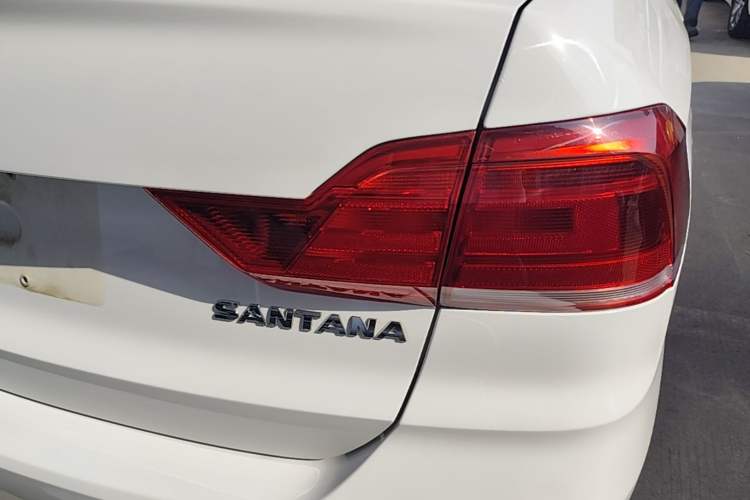 Used Volkswagen Santana 2019 1.5L Manual Fashion Edition China VI Standard Right Rear Taillight