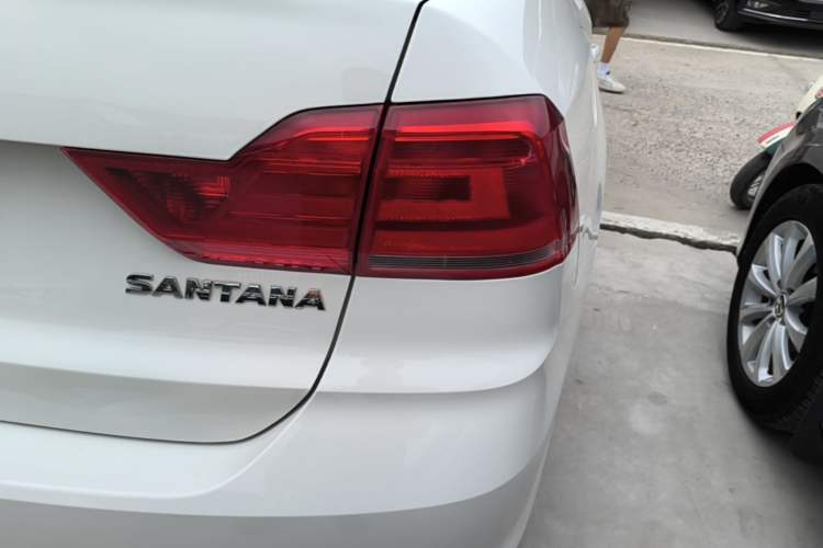 Used Volkswagen Santana 2019 1.5L Manual Fashion Edition China VI Standard Right Rear Taillight