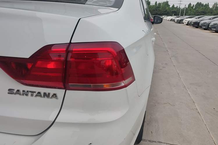 Used Volkswagen Santana 2019 1.5L Manual Fashion Edition China VI Standard Right Rear Taillight
