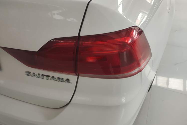 Used Volkswagen Santana 2019 1.5L Manual Fashion Edition China VI Standard Right Rear Taillight