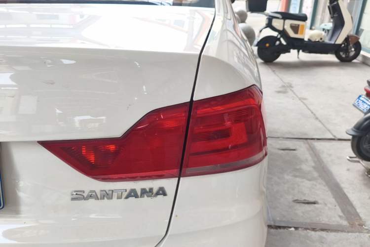 Used Volkswagen Santana 2019 1.5L Manual Fashion Edition China VI Standard Right Rear Taillight