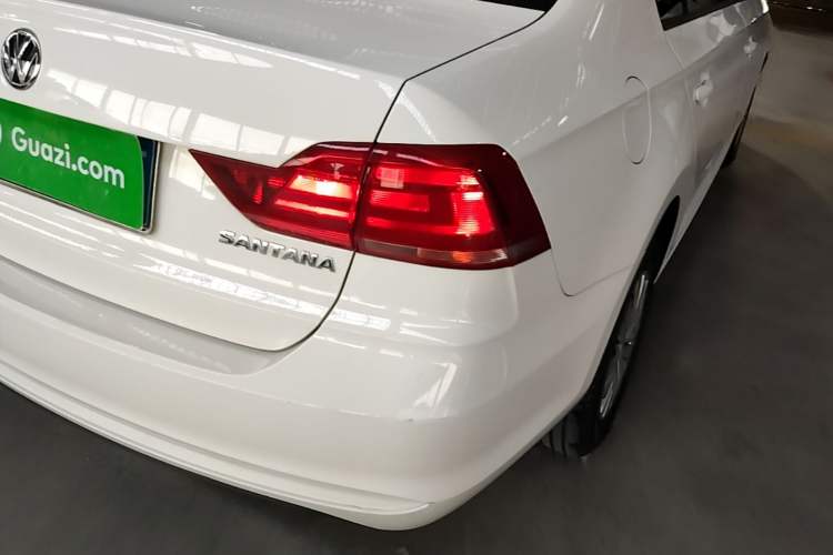 Used Volkswagen Santana 2019 1.5L Manual Fashion Edition China VI Standard Right Rear Taillight