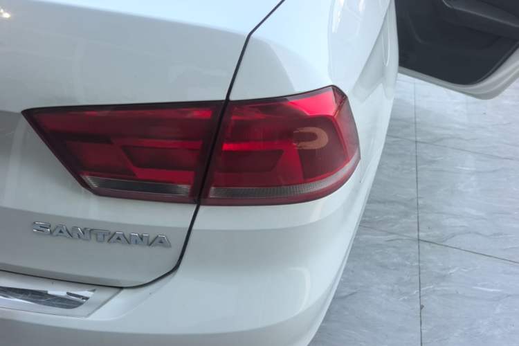 Used Volkswagen Santana 2019 1.5L Manual Fashion Edition China VI Standard Right Rear Taillight