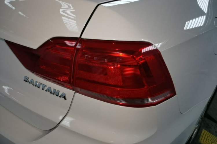 Used Volkswagen Santana 2019 1.5L Automatic Fashion Edition China VI Right Rear Taillight