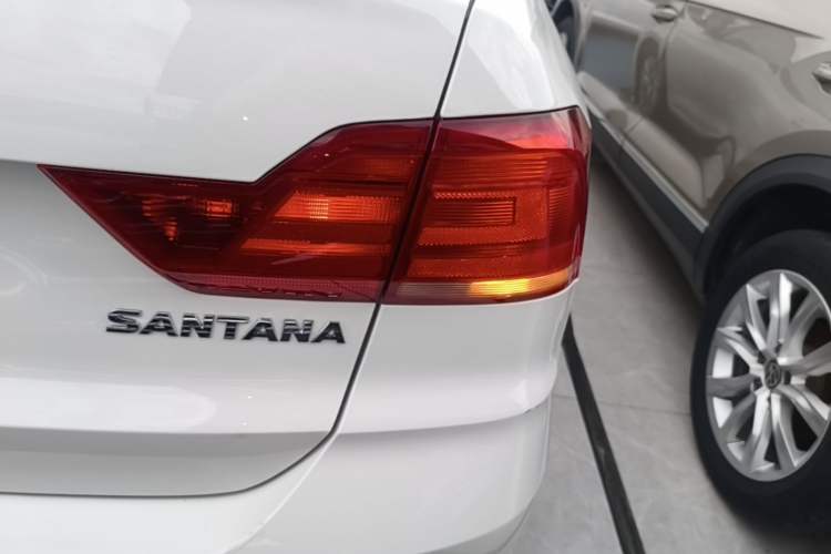 Used Volkswagen Santana 2019 1.5L Automatic Fashion Edition China VI Right Rear Taillight