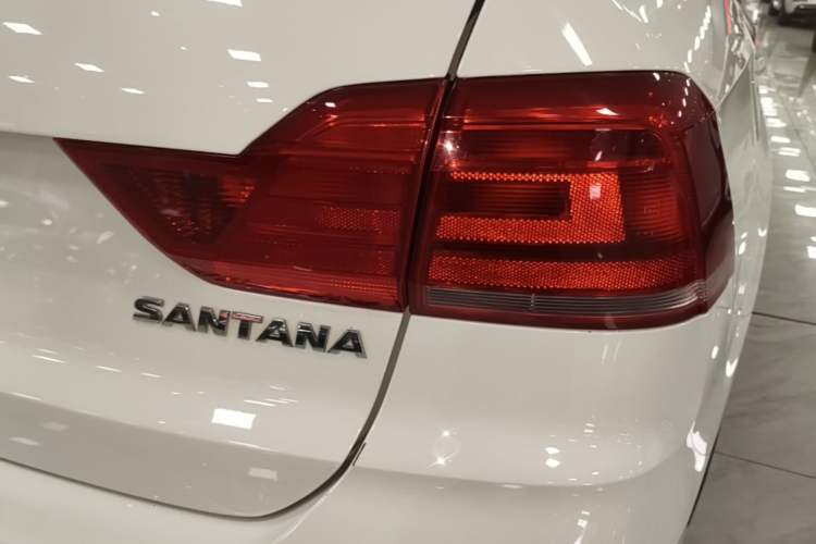 Used Volkswagen Santana 2019 1.5L Manual Fashion Edition China VI Standard Right Rear Taillight