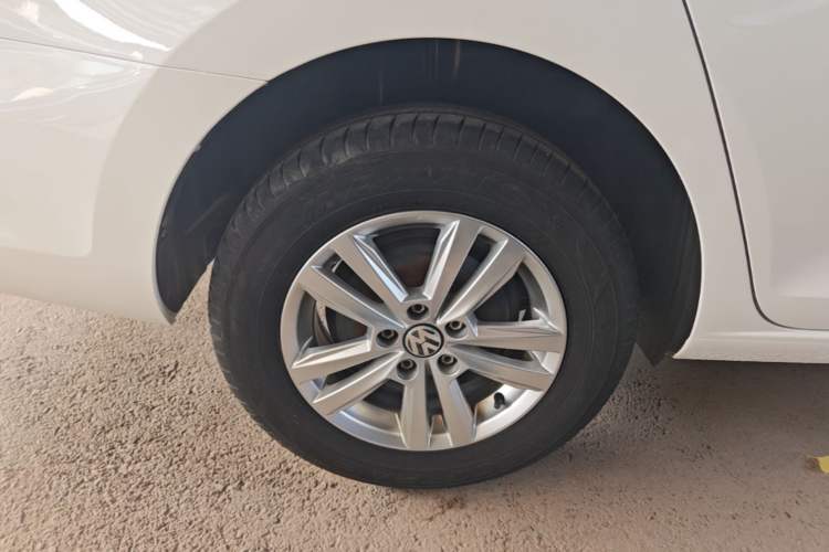 Used Volkswagen Santana 2019 1.5L Automatic Fashion Edition China VI Right Rear Wheel Hub