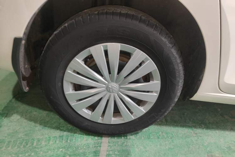 Used Volkswagen Santana 2019 1.5L Manual Fashion Edition China VI Standard Right Rear Wheel Hub