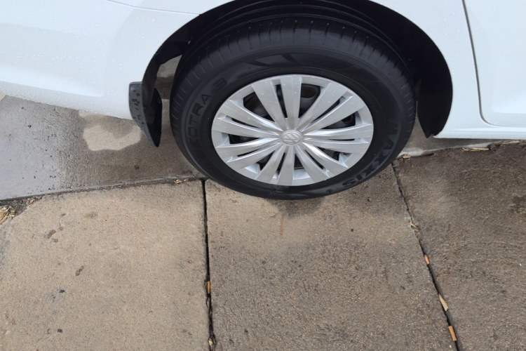 Used Volkswagen Santana 2019 1.5L Manual Fashion Edition China VI Standard Right Rear Wheel Hub