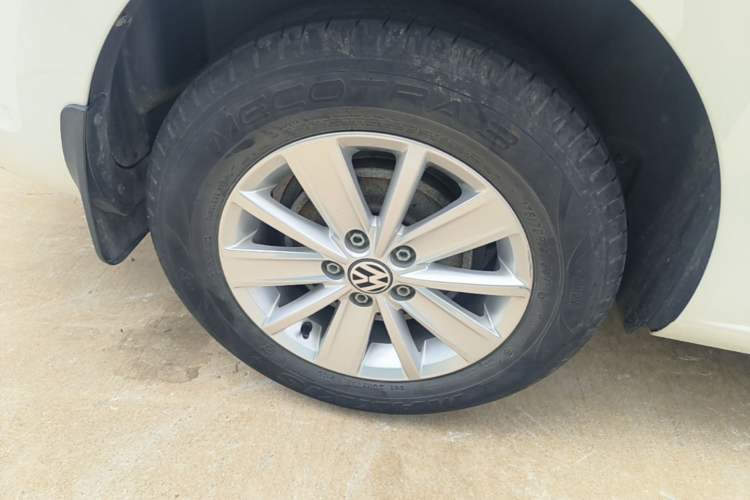 Used Volkswagen Santana 2019 1.5L Manual Fashion Edition China VI Standard Right Rear Wheel Hub