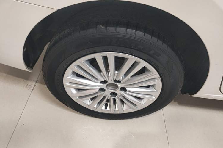 Used Volkswagen Santana 2019 1.5L Automatic Comfort Edition China VI Standard Right Rear Wheel Hub