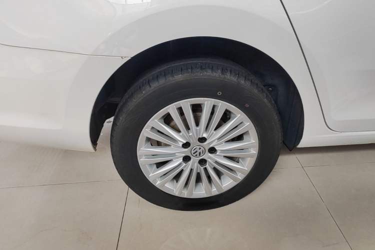Used Volkswagen Santana 2019 1.5L Automatic Comfort Edition China VI Standard Right Rear Wheel Hub