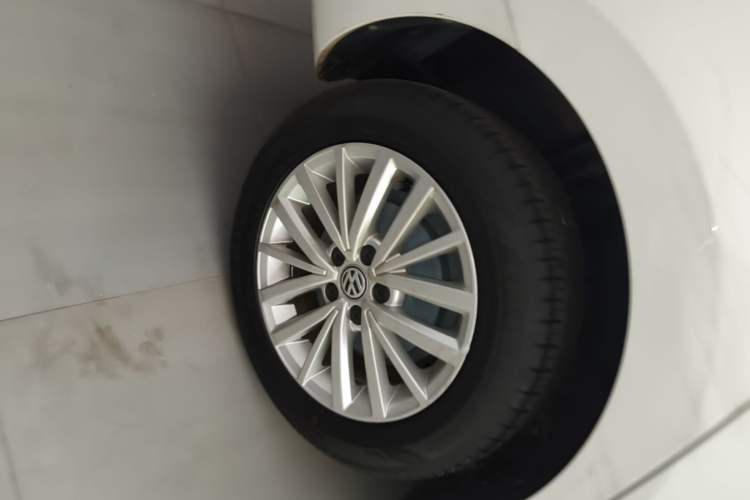 Used Volkswagen Santana 2019 Haval H6 1.5L Automatic Comfort Edition China VI Standard Right Rear Wheel Hub