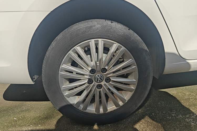Used Volkswagen Santana 2019 1.5L Manual Comfort Edition China VI Standard Right Rear Wheel Hub