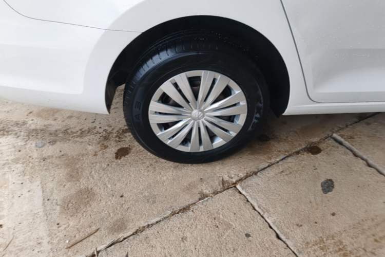 Used Volkswagen Santana 2019 1.5L Manual Fashion Edition China VI Standard Right Rear Wheel Hub