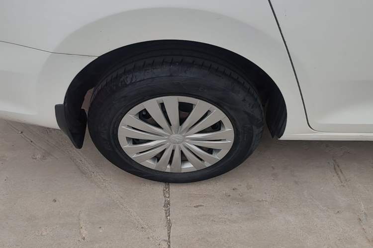 Used Volkswagen Santana 2019 1.5L Manual Fashion Edition China VI Standard Right Rear Wheel Hub