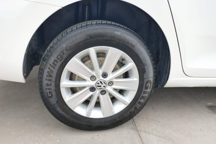 Used Volkswagen Santana 2019 1.5L Manual Fashion Edition China VI Standard Right Rear Wheel Hub