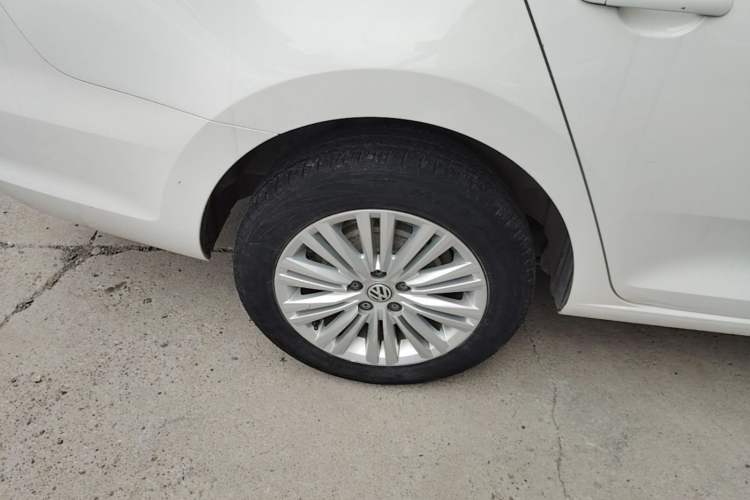 Used Volkswagen Santana 2019 1.5L Automatic Comfort Edition China VI Standard Right Rear Wheel Hub