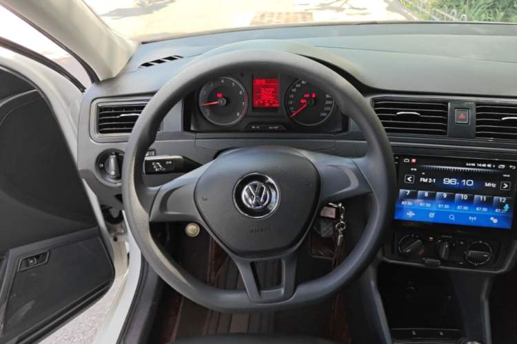 Used Volkswagen Santana 2019 1.5L Manual Fashion Edition China VI Standard Steering Wheel