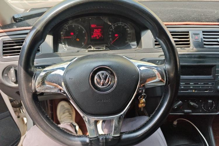 Used Volkswagen Santana 2019 1.5L Manual Fashion Edition China VI Standard Steering Wheel
