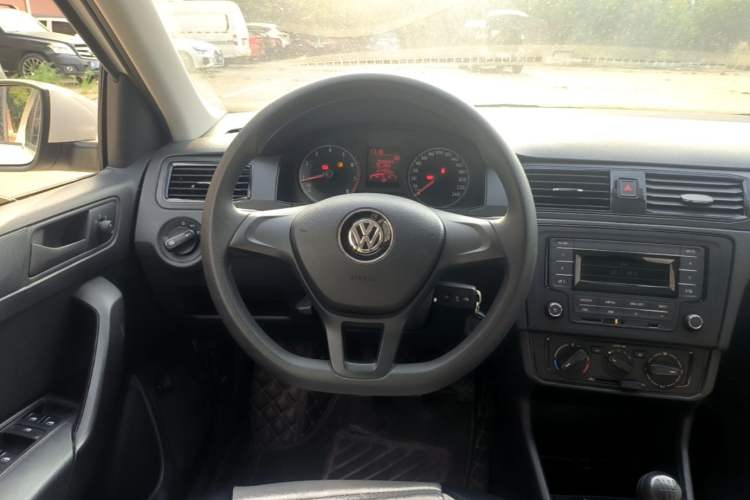 Used Volkswagen Santana 2019 1.5L Manual Fashion Edition China VI Standard Steering Wheel