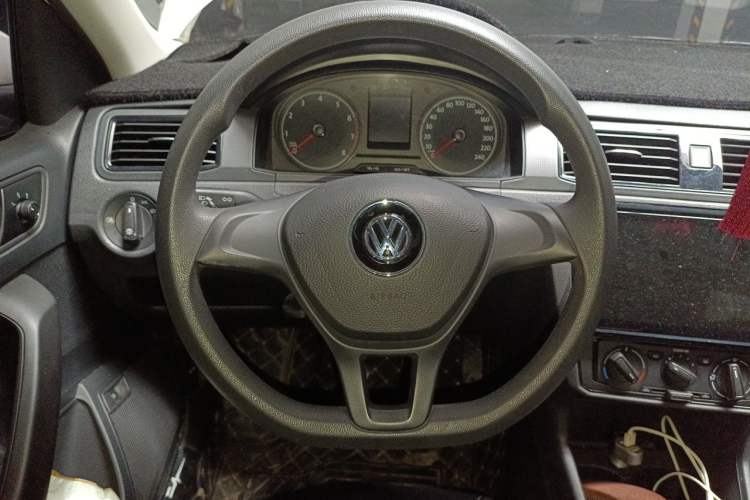 Used Volkswagen Santana 2019 1.5L Manual Fashion Edition China VI Standard Steering Wheel