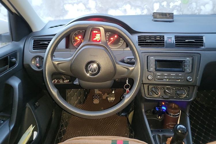 Used Volkswagen Santana 2019 1.5L Manual Fashion Edition China VI Standard Steering Wheel