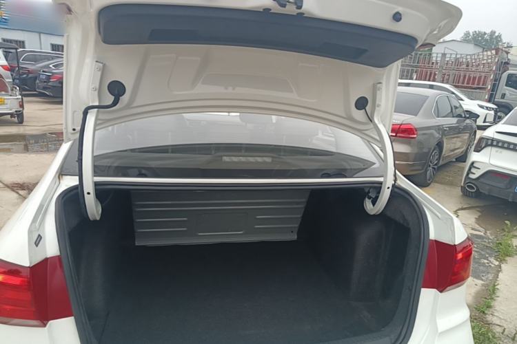 Used Volkswagen Santana 2019 1.5L Automatic Fashion Edition China VI Trunk