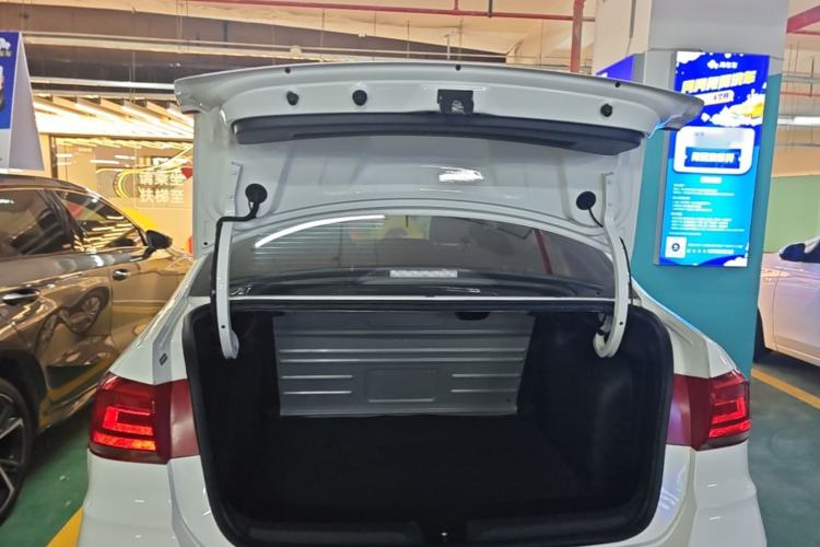 Used Volkswagen Santana 2019 1.5L Manual Fashion Edition China VI Standard Trunk
